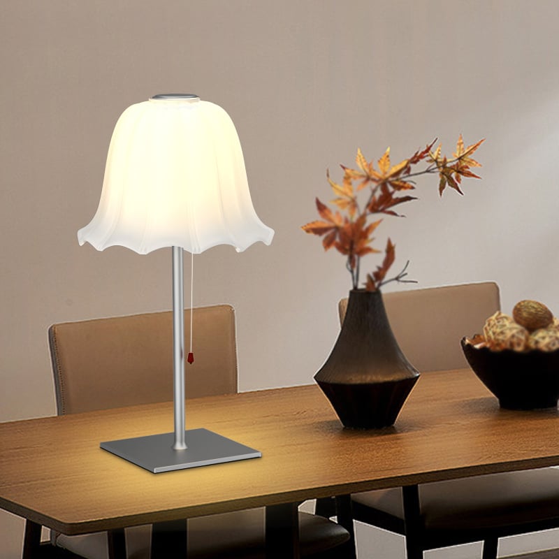 glass flower bud table lamp