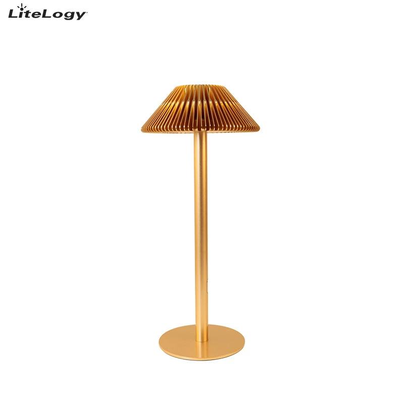 Sunflower lamp minimalist gold design - elegant decor