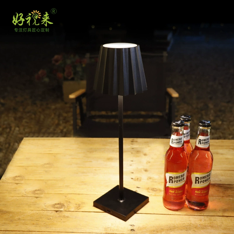 Minimalist pleated shade lamp premium materials - durable construction