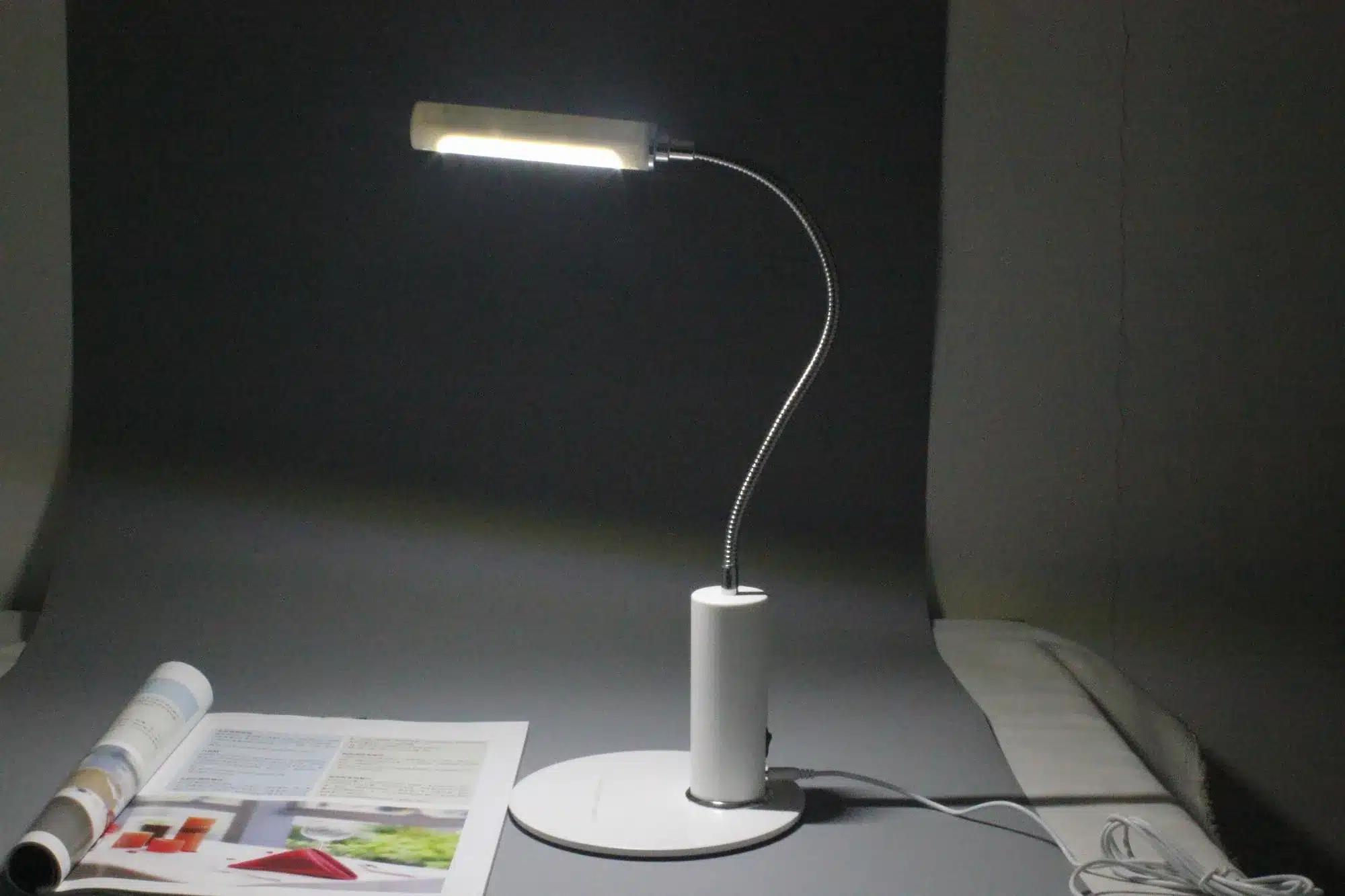 Black eye protection desk lamp factory