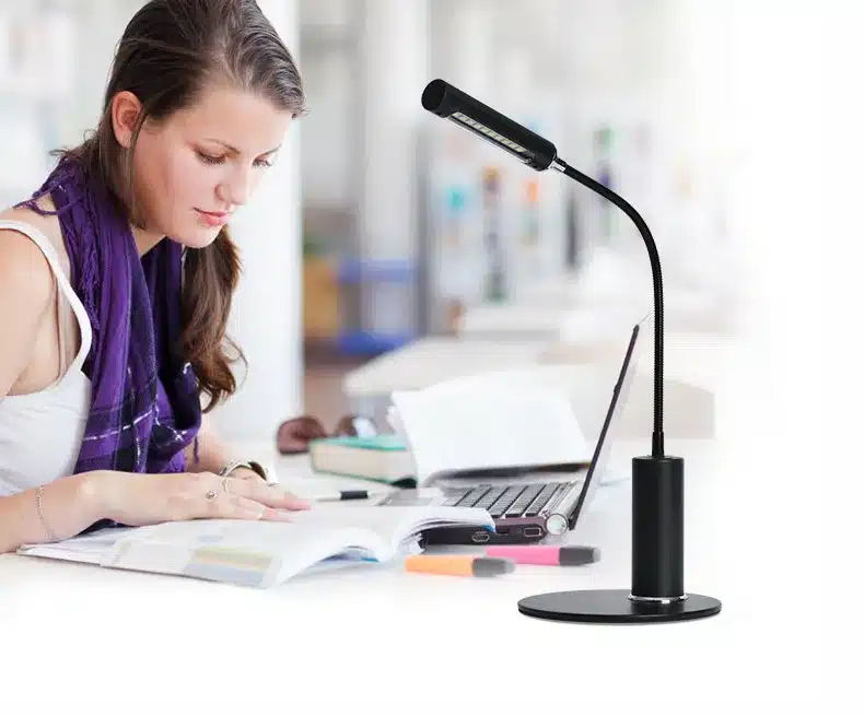 Flexible gooseneck LED desk light 2.5W factory direct